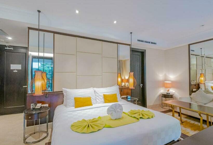 غرفة بريميوم مطلة على حمام السباحة, Jambuluwuk Oceano Seminyak