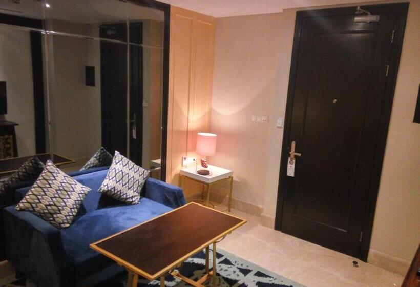 جناح جونيور مزوَّد بشرفة, Jambuluwuk Oceano Seminyak