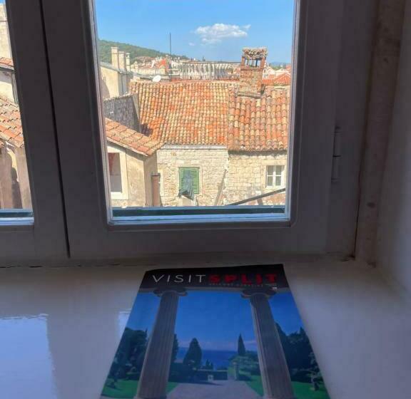 اتاق سوپریور با چشم‌انداز شهر, Rooms Toni Palace