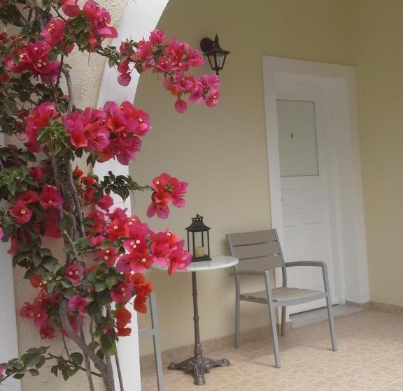 Standardzimmer mit Ausblick, Lotza Studios