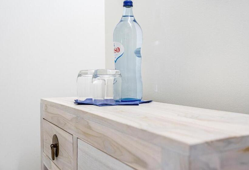 اتاق استاندارد با چشمانداز رودخانه, Chiado 44