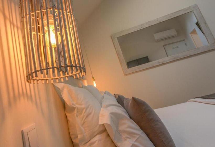 اتاق اکونومی, Chiado 44