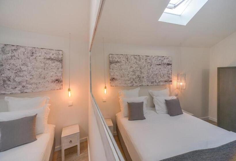 اتاق اکونومی, Chiado 44