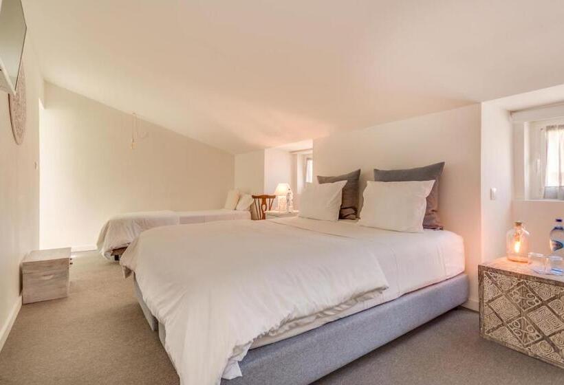 اتاق استاندارد سه نفره, Chiado 44