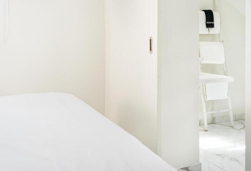 اتاق استاندارد, Chiado 44