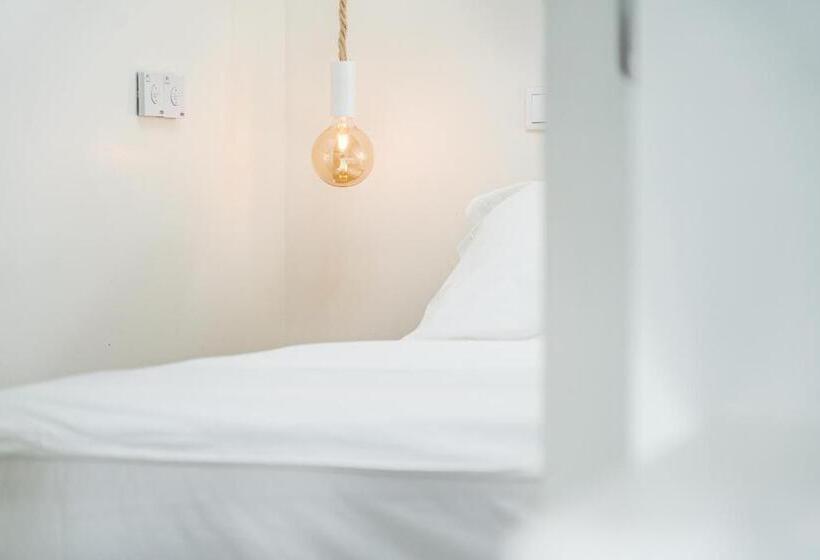 اتاق استاندارد, Chiado 44