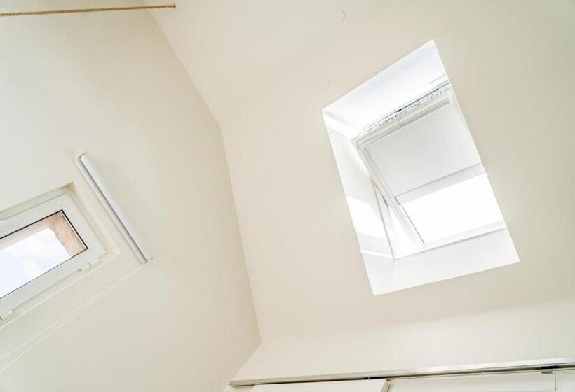 اتاق استاندارد, Chiado 44