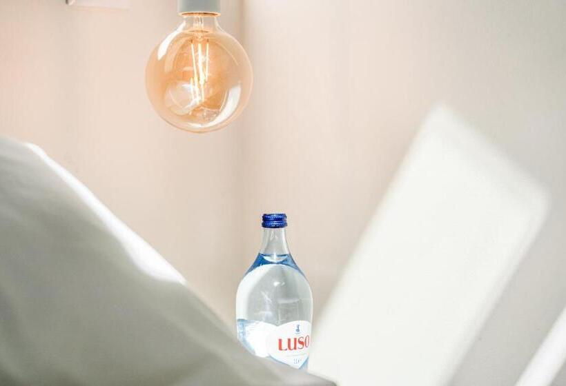 اتاق استاندارد, Chiado 44