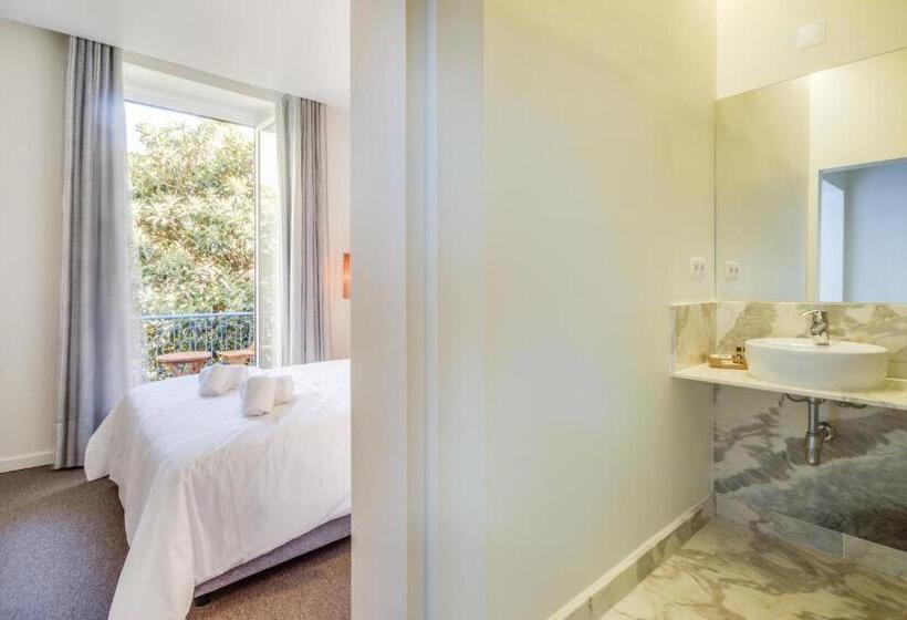 اتاق استاندارد با بالکن, Chiado 44