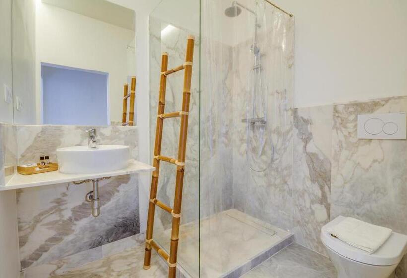 اتاق استاندارد, Chiado 44