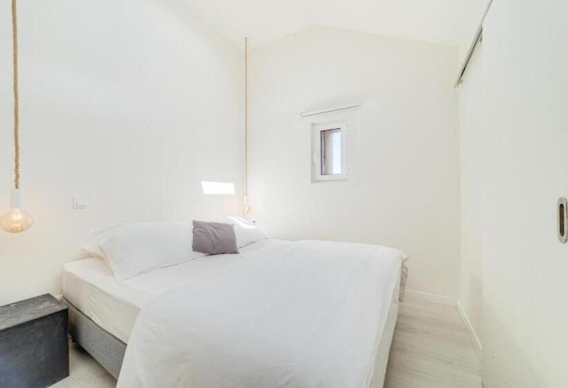 اتاق استاندارد, Chiado 44