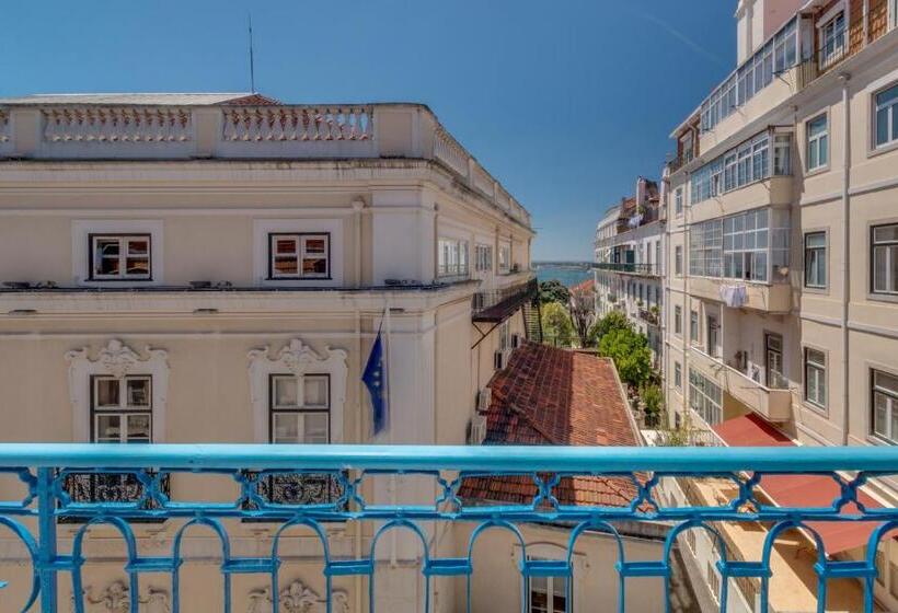 اتاق استاندارد با چشمانداز رودخانه, Chiado 44