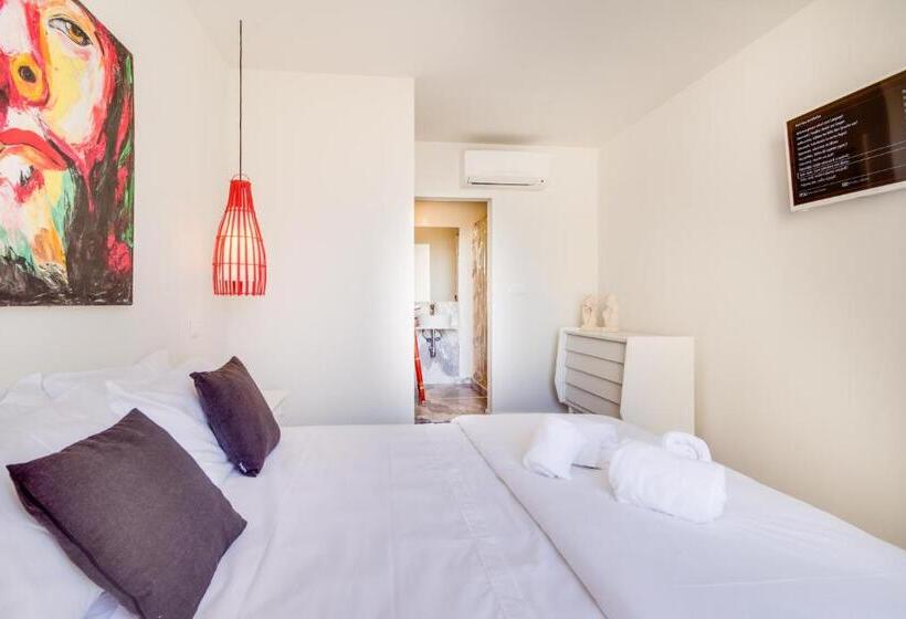 اتاق استاندارد با چشمانداز رودخانه, Chiado 44