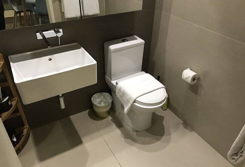 شقة غرفة واحدة, Winston Apartments