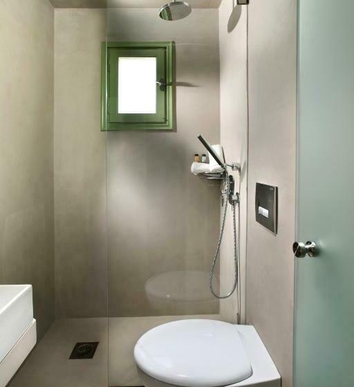 غرفة قياسية مطلّة علي البحر, Xerolithia