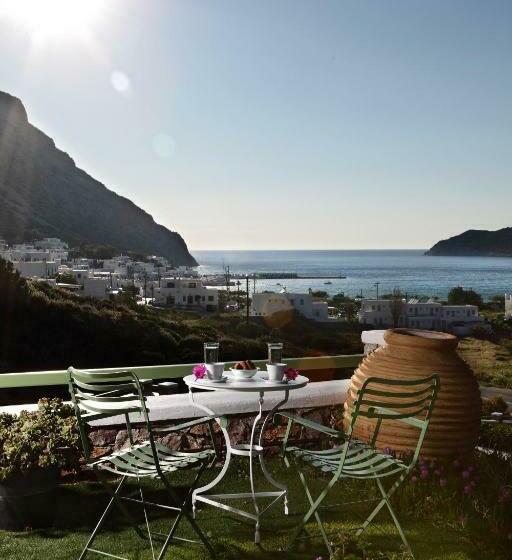 غرفة قياسية مطلّة علي البحر, Xerolithia