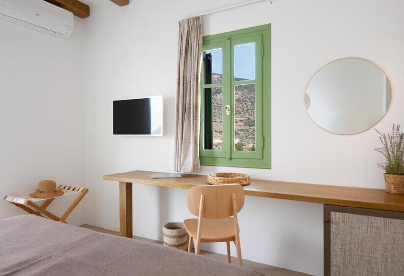 غرفة قياسية مطلّة علي البحر, Xerolithia