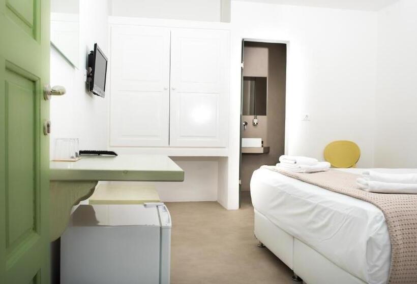 غرفة قياسية مطلّة علي الحديقة, Xerolithia