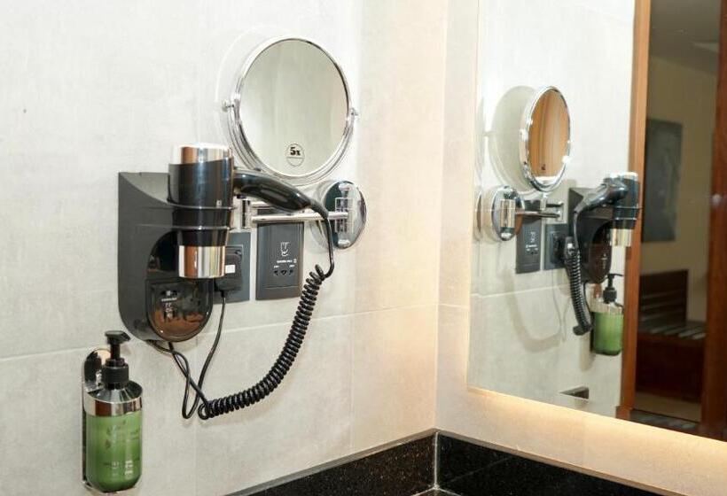اتاق لوکس, Kyriad Hotel Salalah