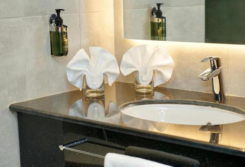 سوییت لوکس, Kyriad Hotel Salalah