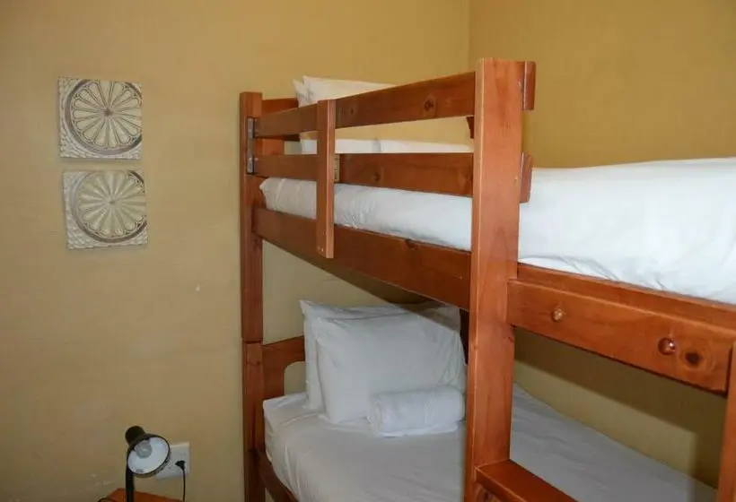 ファミリールーム, Ascot Inn