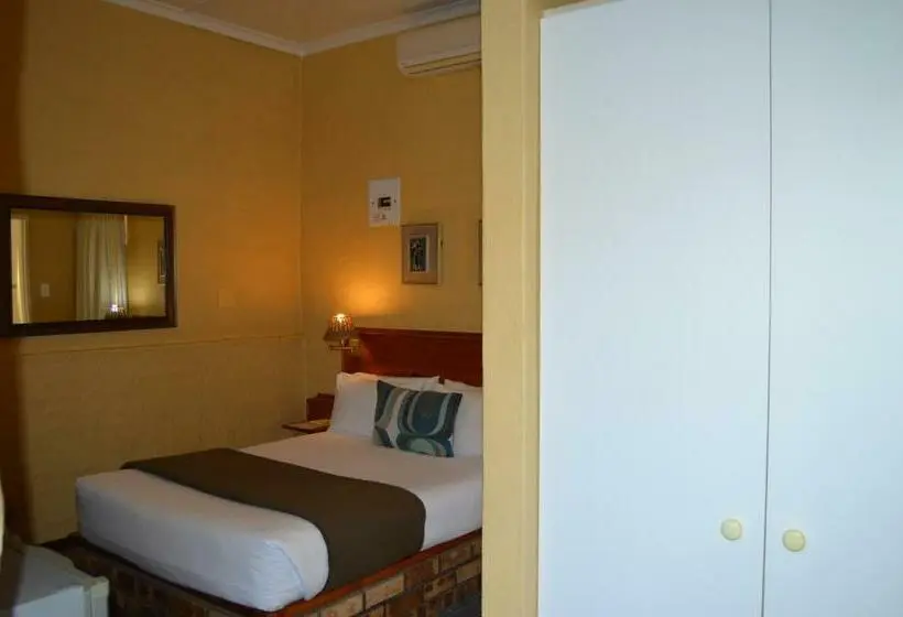 エコノミールーム, Ascot Inn