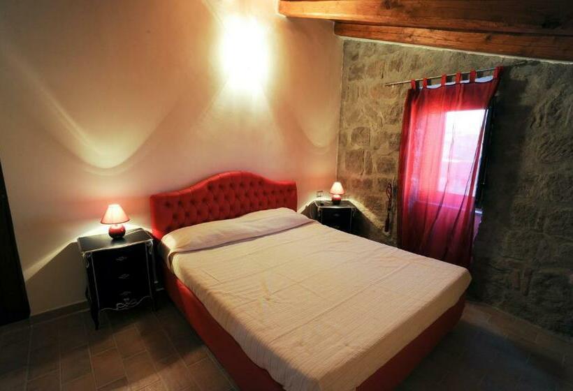 اتاق خانوادگی, B&b Medieval House