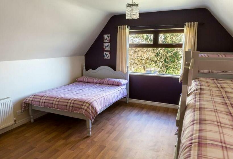 家庭间, Lakeland House