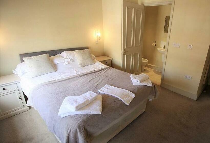 스탠다드 룸, The Saracens Head