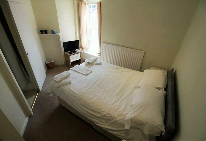 스탠다드 룸, The Saracens Head