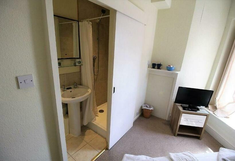 스탠다드 룸, The Saracens Head