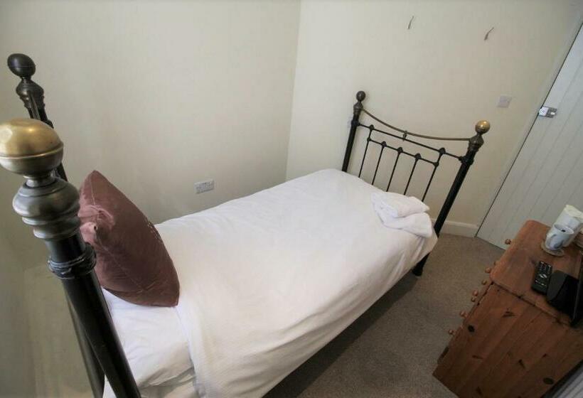 스탠다드 싱글 룸, The Saracens Head