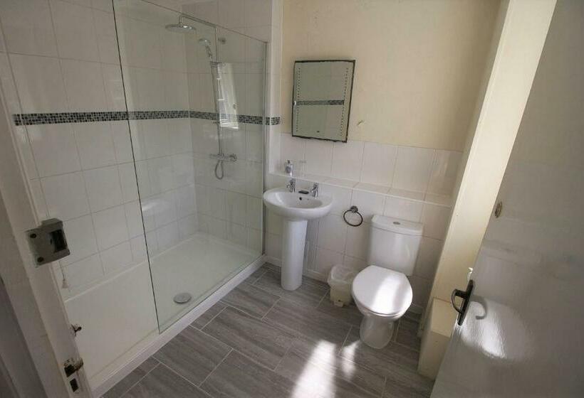 스탠다드 싱글 룸, The Saracens Head