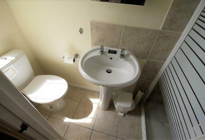 스탠다드 싱글 룸, The Saracens Head