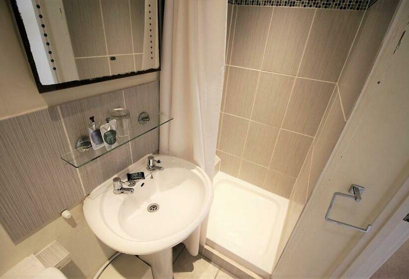 스탠다드 싱글 룸, The Saracens Head