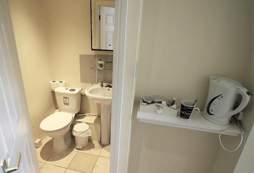 스탠다드 싱글 룸, The Saracens Head