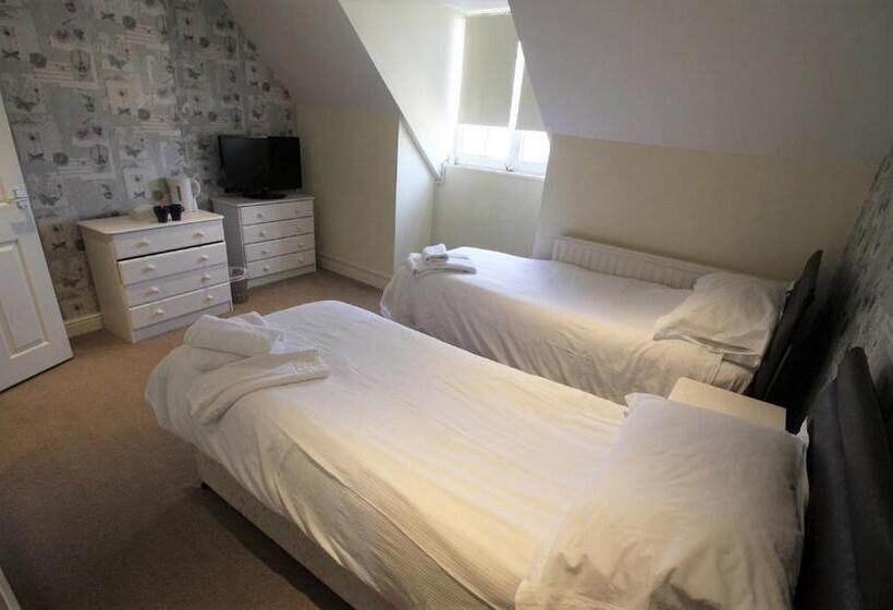 스탠다드 룸, The Saracens Head