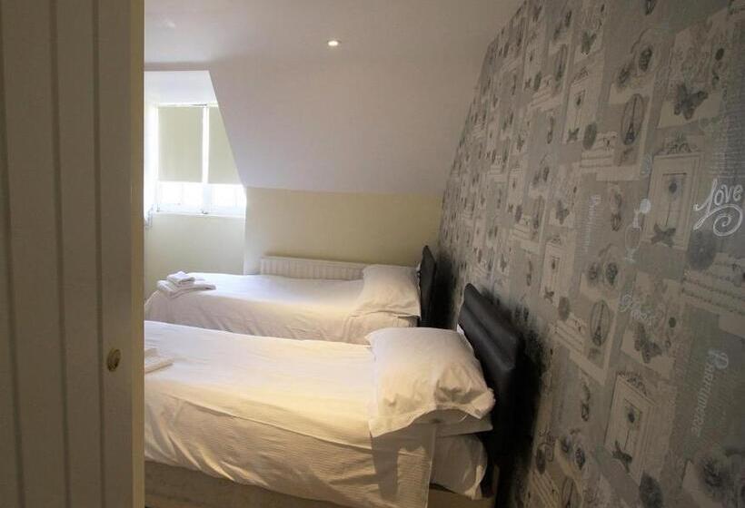 스탠다드 룸, The Saracens Head