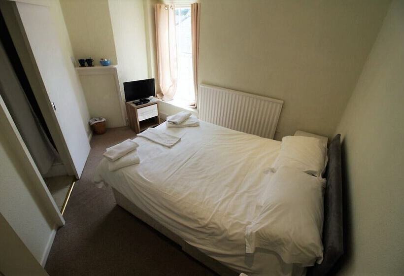 스탠다드 룸, The Saracens Head