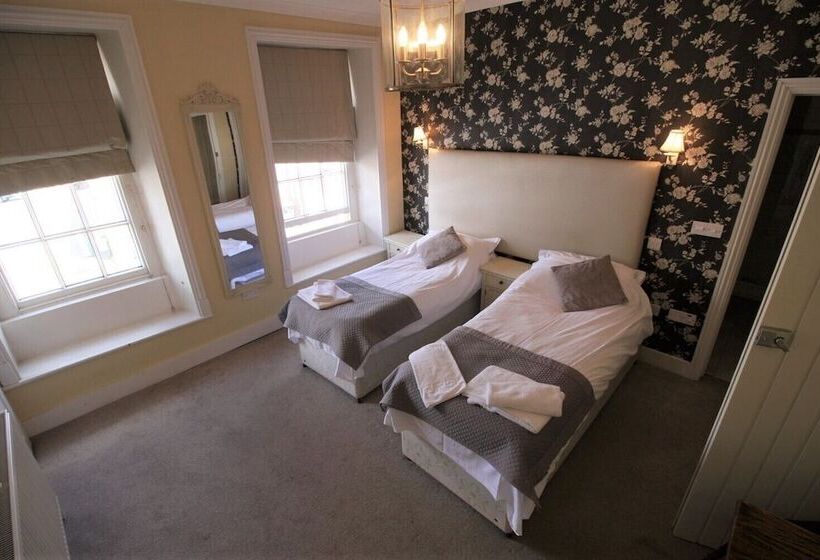 스탠다드 룸, The Saracens Head