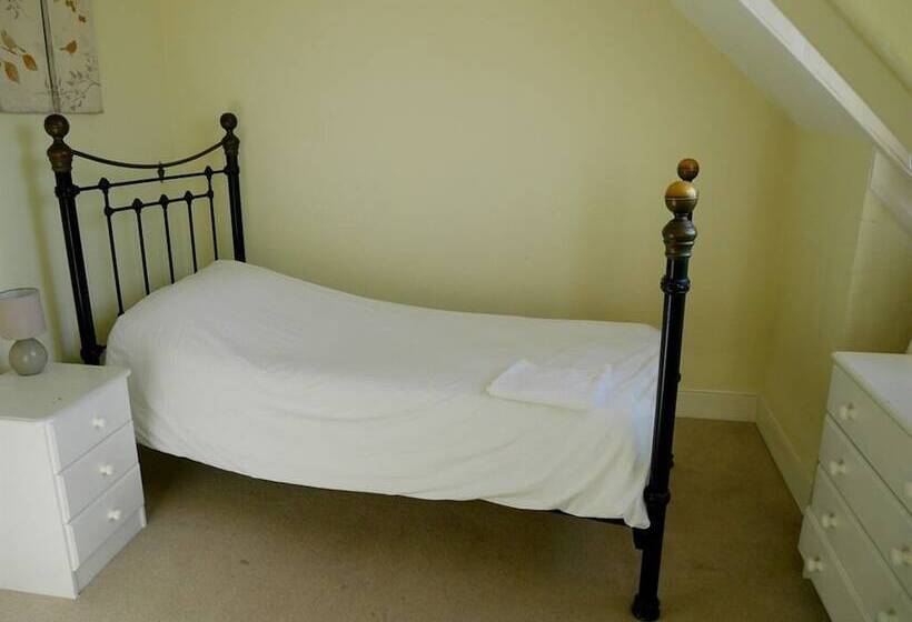 스탠다드 싱글 룸, The Saracens Head