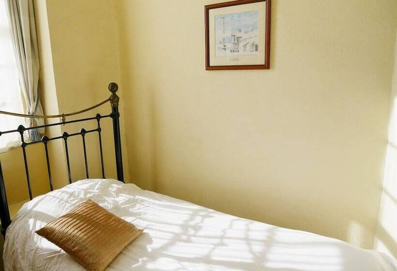 스탠다드 싱글 룸, The Saracens Head