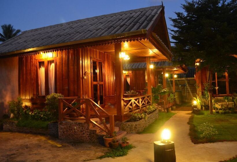 스탠다드 방갈로, Baan Aew Pai