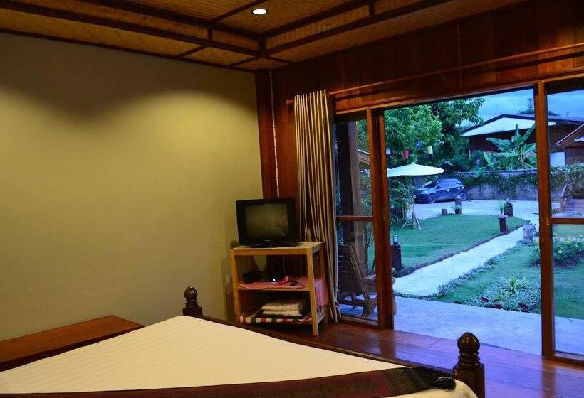 디럭스 방갈로, Baan Aew Pai