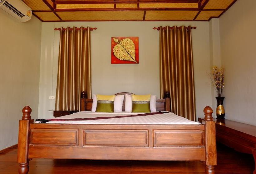 디럭스 방갈로, Baan Aew Pai