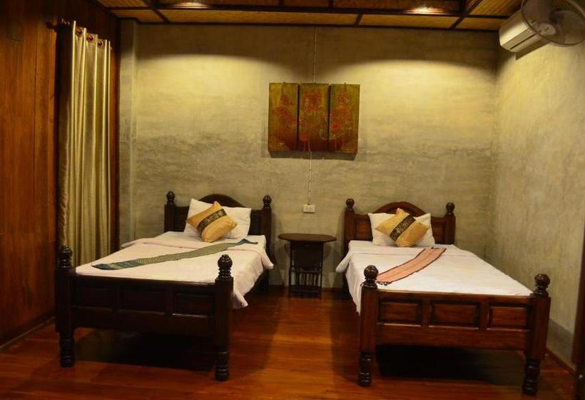 디럭스 방갈로, Baan Aew Pai