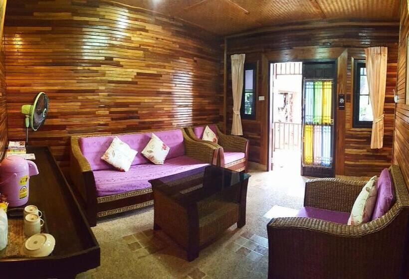 Номер Deluxe, Baan Soontree Resort