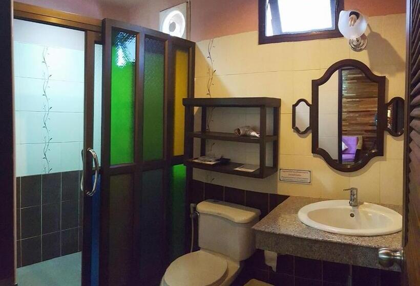 家庭间, Baan Soontree Resort