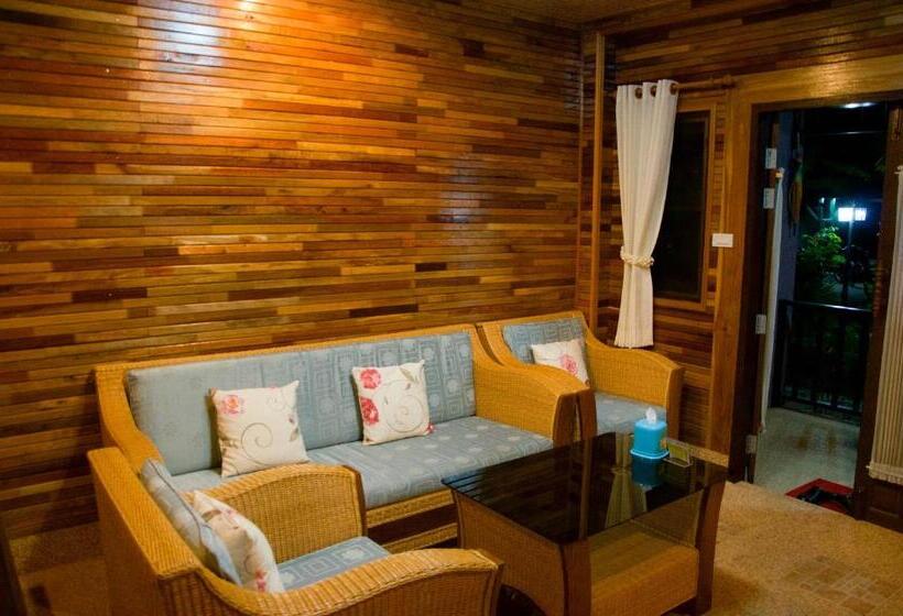 家庭间, Baan Soontree Resort