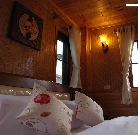 家庭间, Baan Soontree Resort